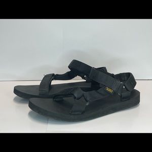 Black Teva Original Universal Sandals. Size 7. Adjustable straps.